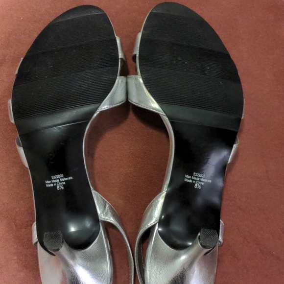 Silver high heeled sandals - Picture 2 of 4